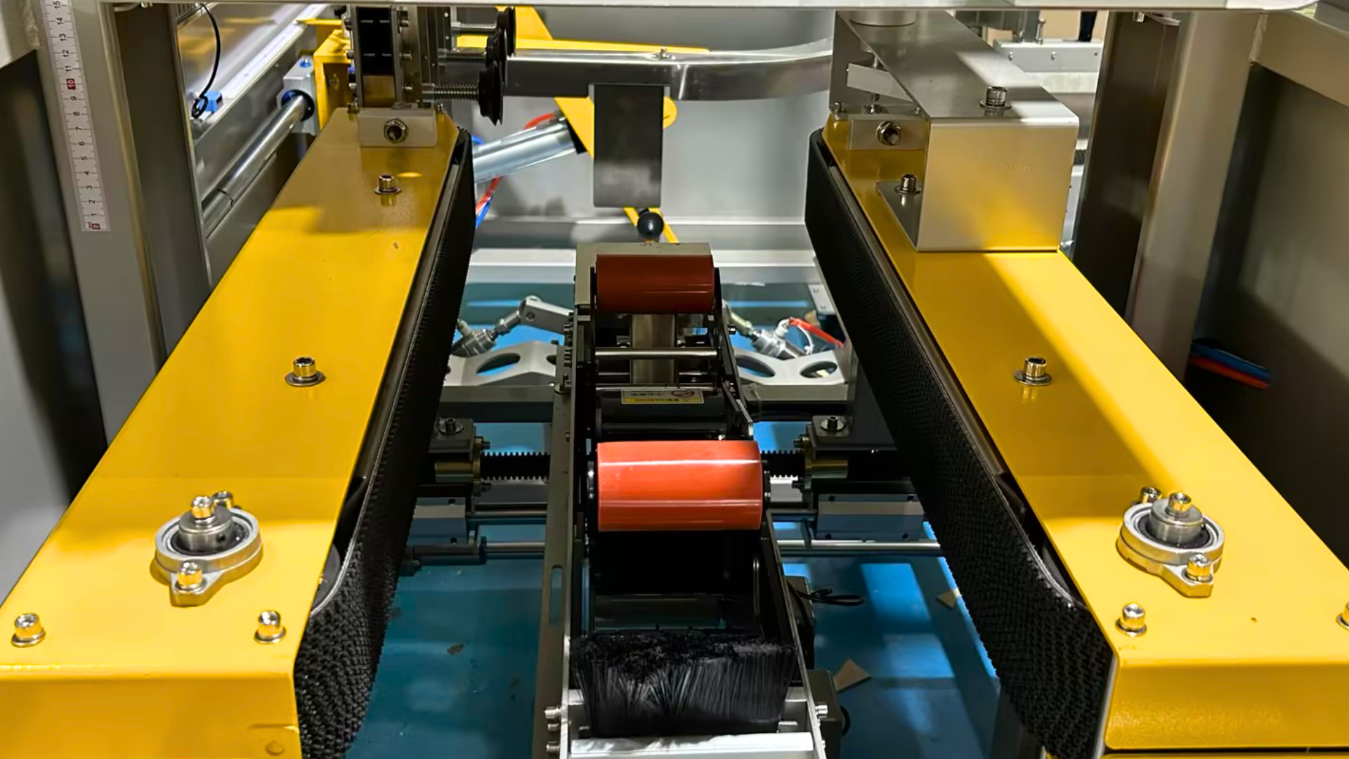 Carton Sealer -- Versatile Integration of Automatic Carton Sealers in Assembly Lines: The WIN-WIN PA