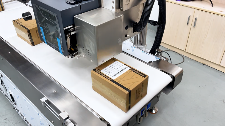Labeling Machine -- The difference between instant printing and labeling and cached printing and lab